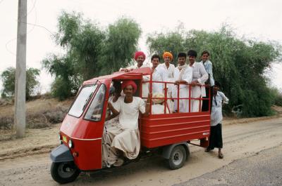 Gurha17330028_TukTuk+Men.jp