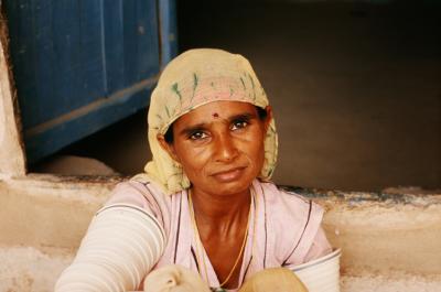 Bhu17290008_Aunty.jpg