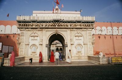 Desh17140008_RatTemple.jpg