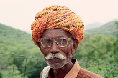 Jaipur17140030_Man+Glasses.