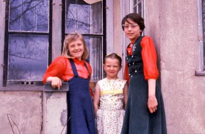 Jeannie & Faye with Sharon Moriarty 1960 Wilkie