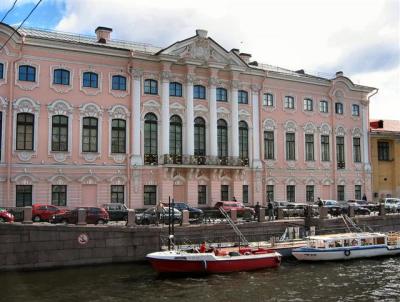 Lovely  building on a canal bank.JPG