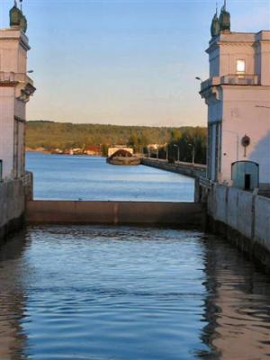 Approaching  lock exit - and on our way again.JPG