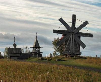 More wooden structures at Kizhi.JPG
