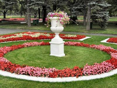 v3/82/474982/3/50252778.parkwithinKremlinsite.jpg