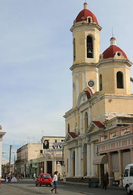 Catedral-de-Cienfuegos2.jpg