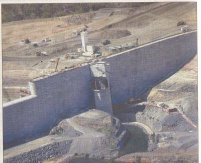 Burnett River Dam_Construction_005.jpg