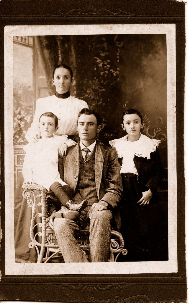 H. E. Langston & Family abt 1904