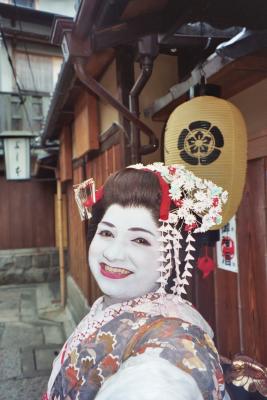Indian Maiko (Junior Geisha) in Kyoto! :)