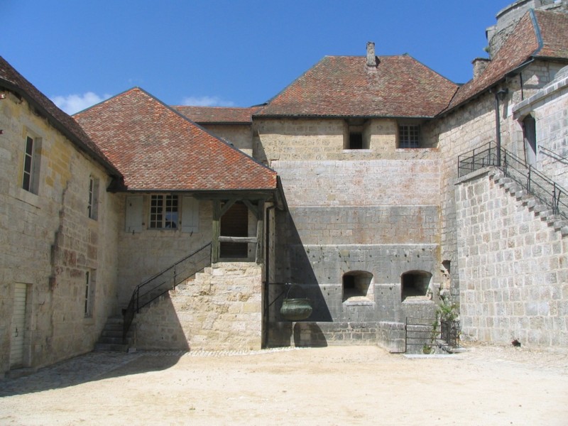 Cour intrieur, Chateau de Joux