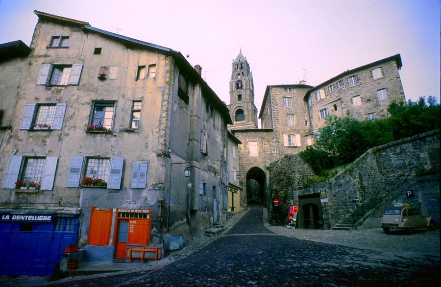 lentre de la vieille ville,  Le Puy