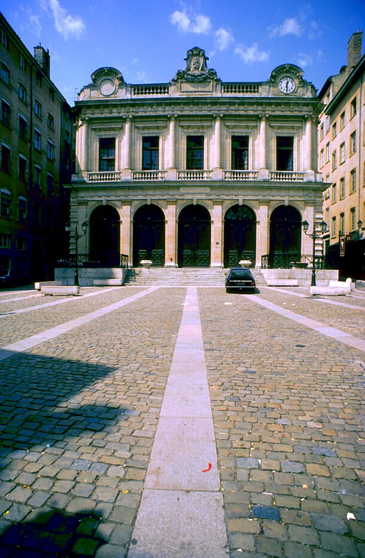 Une place  Lyon