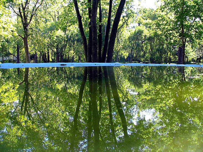 Maizerets, le reflet dans la fontaine