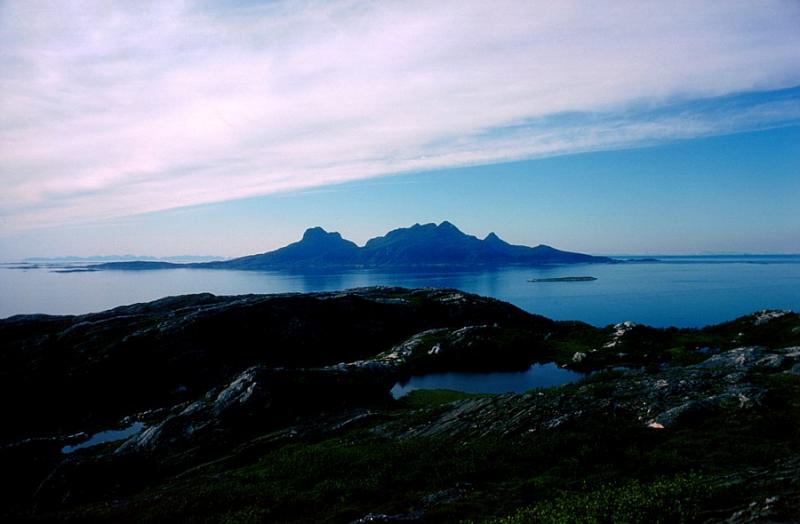  l'horizon les iles Lofoten