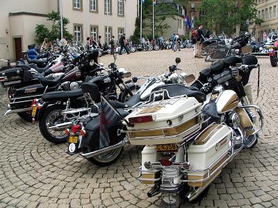 v3/83/550183/3/49121147.rassemblementdemotards.jpg