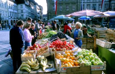 v3/83/550183/3/49391302.LemarchauxfruitsBamberg.jpg