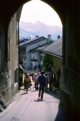 v3/83/550183/3/51537345.laporteduchteauGruyre.jpg