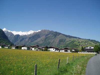 Bycicle Way in the Valley