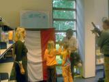 Burgemeester Witteman opent met 2 kinderen de Franse hoek