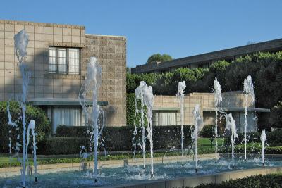 FountainAM2799w.jpg