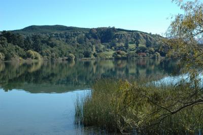 Lake Tutira DSC087.jpg