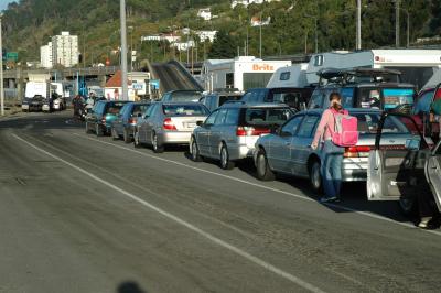 The vehicle queue DSC091.jpg