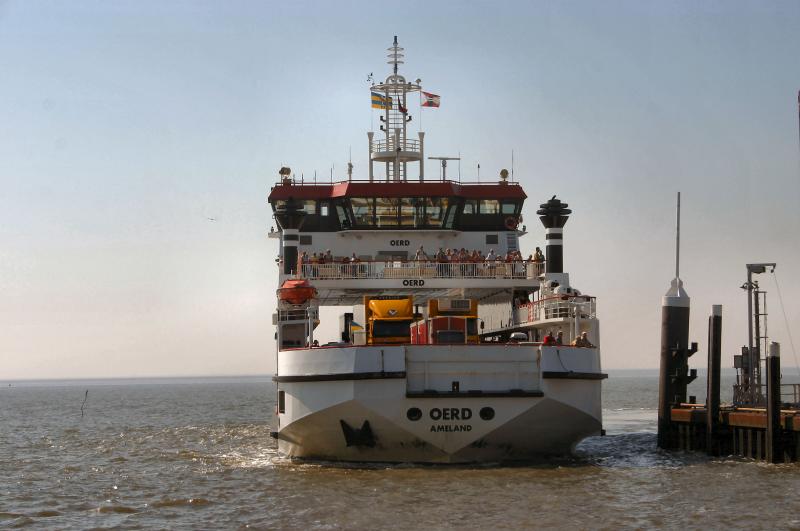 Ferry arriving again.