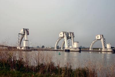 Lock's on Neder Rijn.
