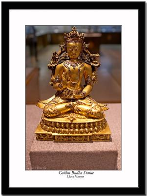 A golden Budha statue