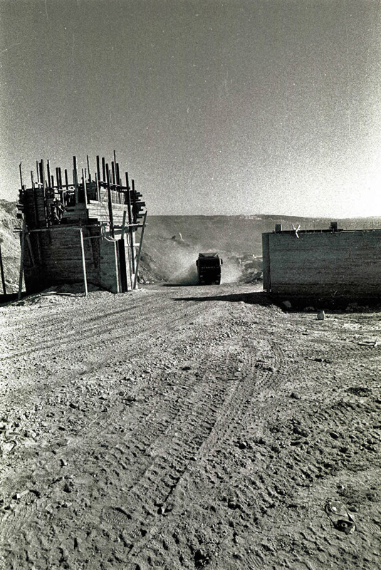 Kalandia Border Crossing,    kal II 5 12 bit copy.jpg