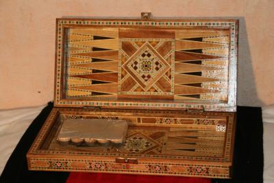 Jeu du Backgammon et echec de voyage