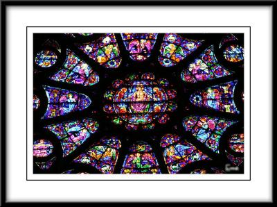 Rose window in side aigle