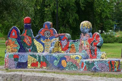 September 18: The mosaic park bench