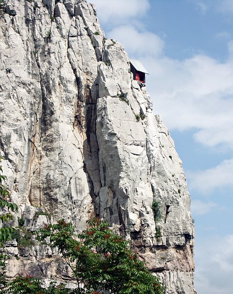 Climbers Hut, near Gara Lakatnik