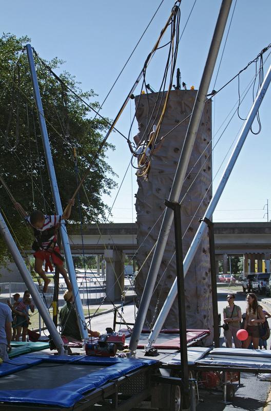 suspension trampoline 02