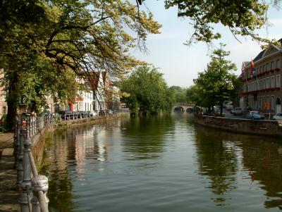 View along Spiegelrei, Brugge