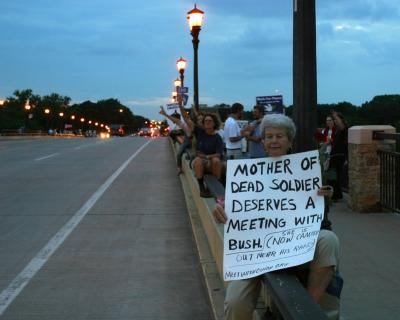 Mother of Dead Soldier Deserves Meeting