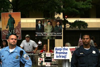 Anti-Sheehan Protester -- who confuses 9-11 with Iraq