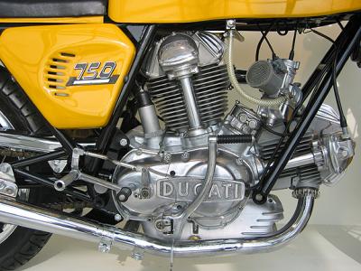 Ducati 750 Sport detail