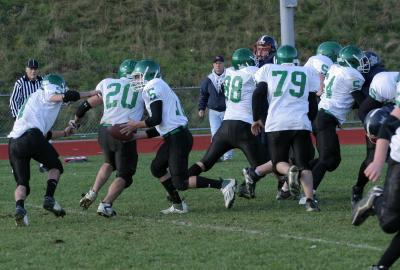 Luke Daly faking a handoff to Jeremy Sedelmeyer