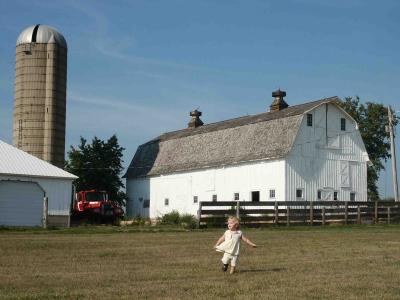 v3/91/555491/3/47606970.lillidancesatthewhitebarn.jpg