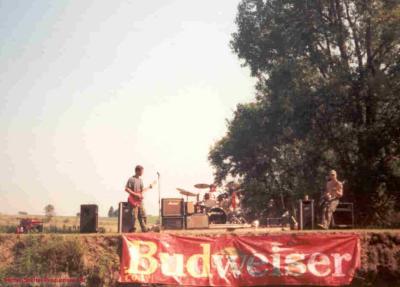 IHCB plays on Lagoon World point.JPG