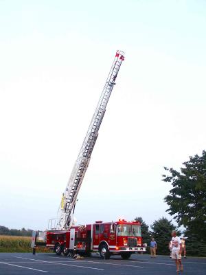 SFD Ladder truck, going down.jpg