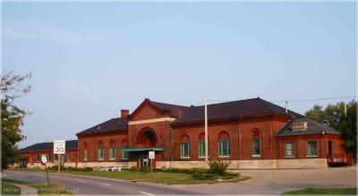 Chicago & North Western Depot, Clinton, Iowa.jpg