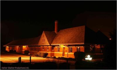 Illinois Central Depot, Freeport, Illinois, After dark.jpg