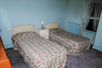 Girls room 2s.jpg