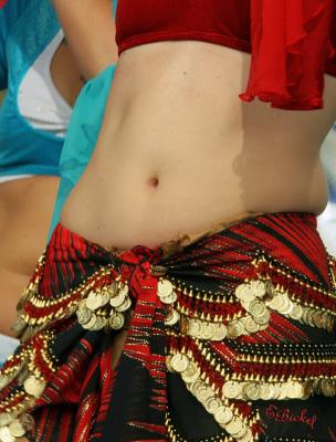 Bellies Dancing 2005