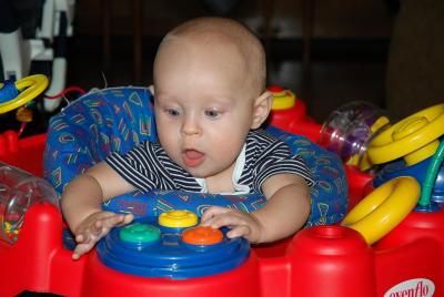 Brooks in Mega Saucer - 6 1/2 months