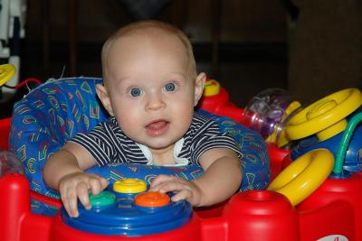 Brooks in Mega Saucer - 6 1/2 months