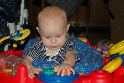 Brooks in Mega Saucer - 6 1/2 months